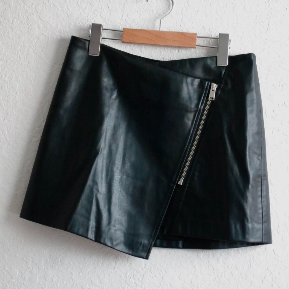 Zara Black Faux Leather Mini Skirt